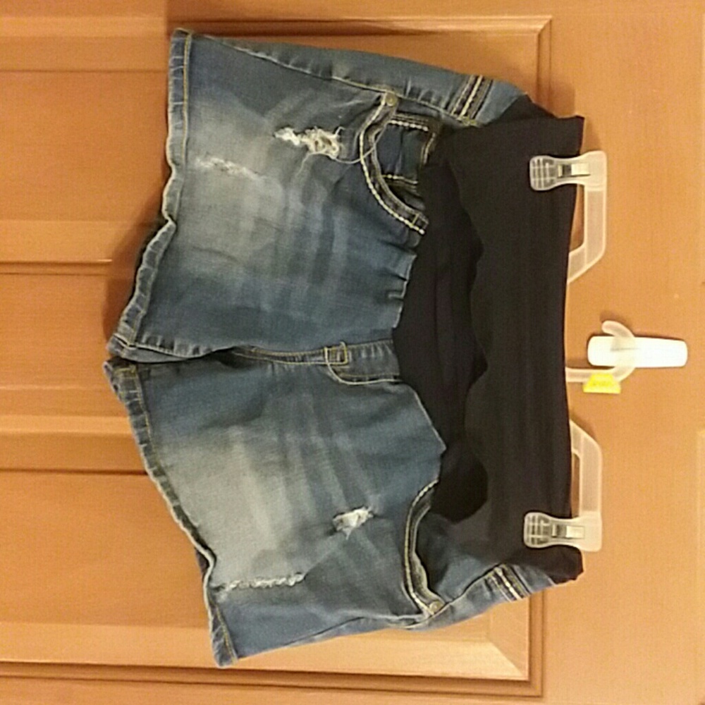 Maternity shorts